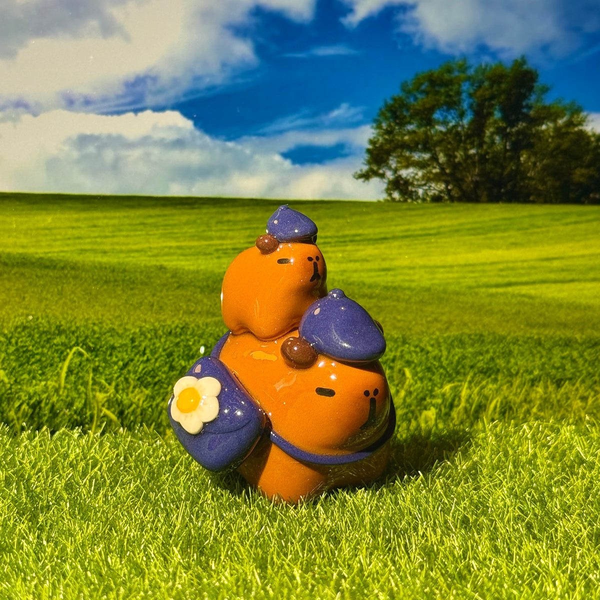 🌼Classy Capybara Duo With Flower Bag Figure👜