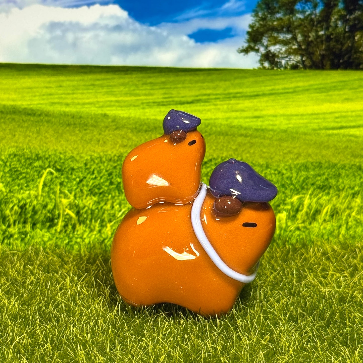 🌼Classy Capybara Duo With Flower Bag Figure👜