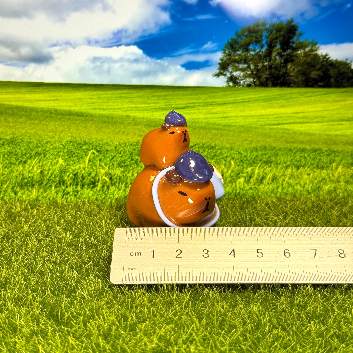 🌼Classy Capybara Duo With Flower Bag Figure👜