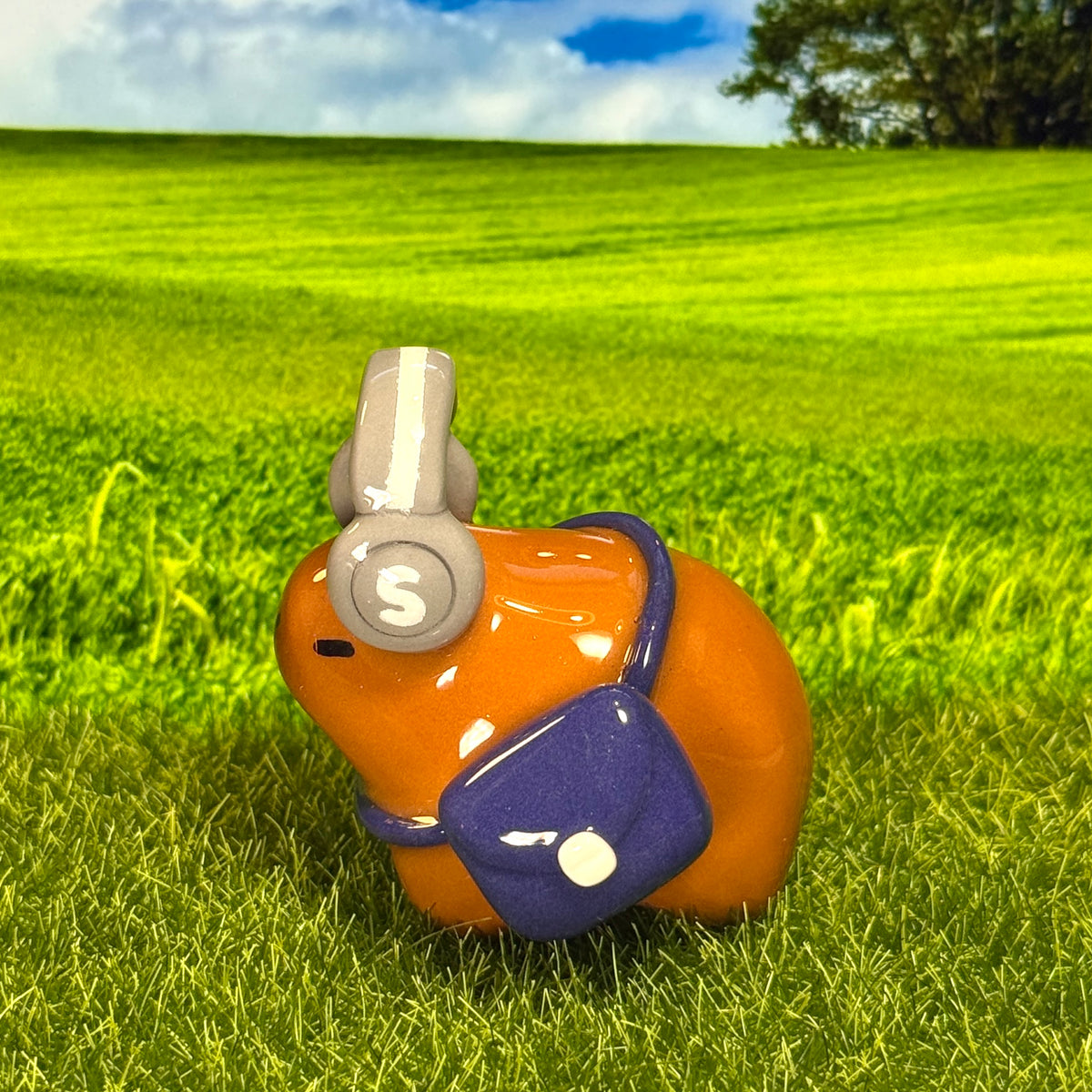 🕶️Cool Capybara With Headphone Figure🎧