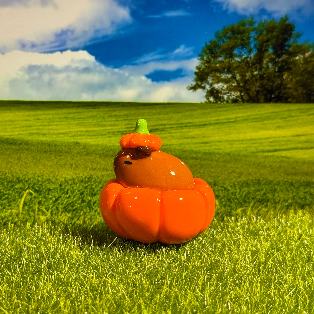 🎃Halloween🎃Smol Capybara in Pumpkin
